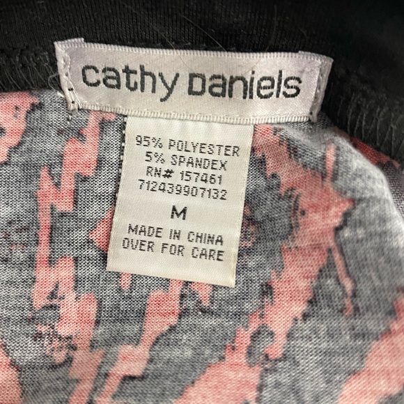 Cathy Daniels Ref  and Black Geometric Patterned Tunic Size Medium CB-70 - Picture 9 of 9